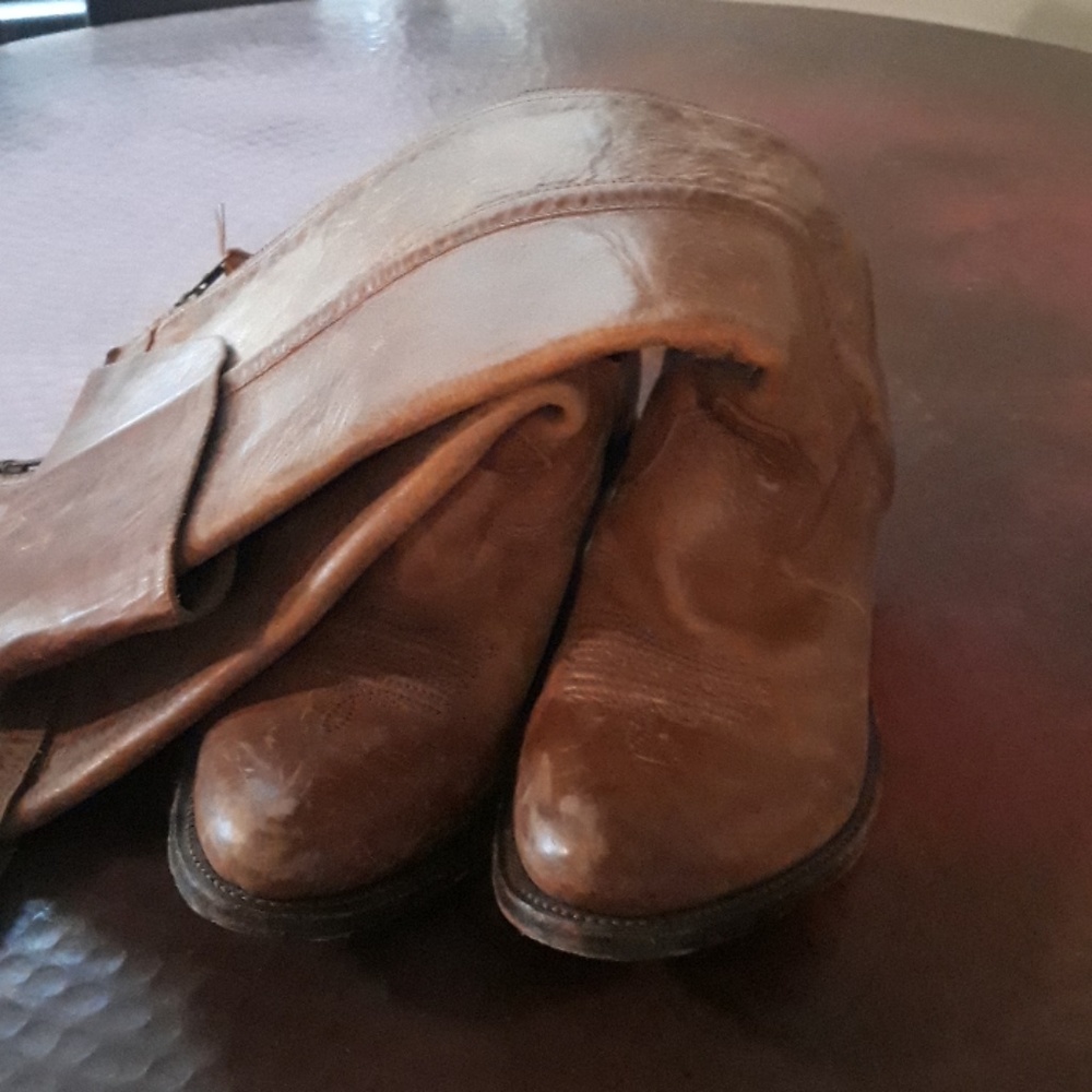 Boots - Picture 4 of 8